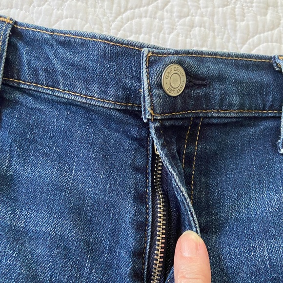 GAP Dark Blue Mid Rise Jean Shorts Backyard BBQ, Normcore, beach, jorts - Picture 5 of 10